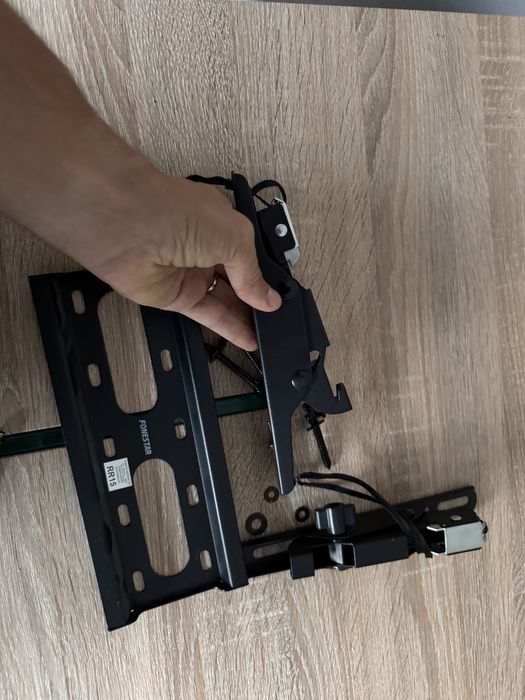 Suporte universal TV parede RR15 – Completo e pronto a instalar – 15€