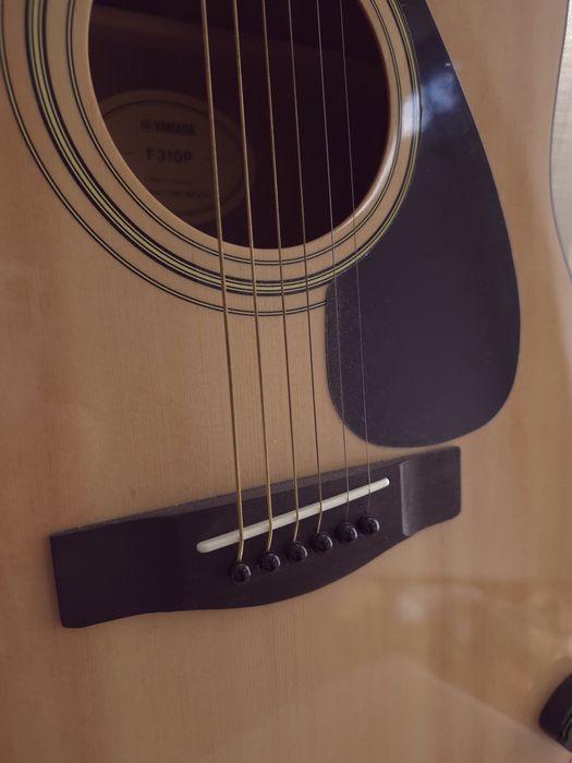 Guitar  YAMAHA F310P + Capa, COMO NOVO
Capo and picks as a gift
Case as a gift