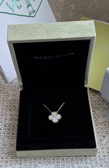 Підвіски Van Cleef & Arpels