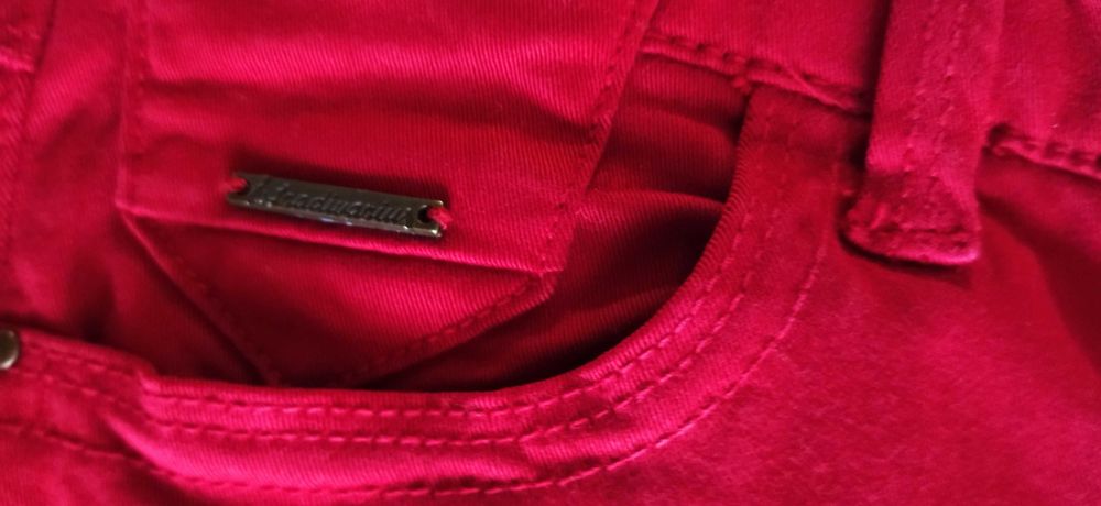 Jeans Bordeaux Stradivarius nº. 38 - Lindas - Baixa de preço