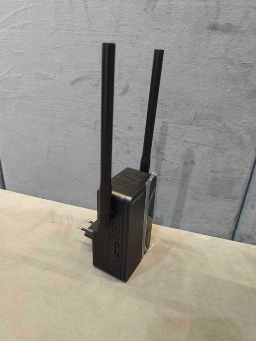 Wzmacniacz sygnału Wi-Fi Rockspace model: AX1800