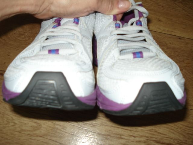 Buty Damskie Puma Axis V3, rozm. 37,5 do biegania