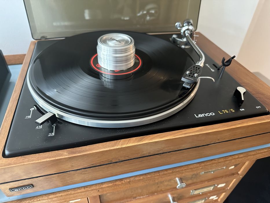 Gira-discos Lenco 76 S com braço Jelco em excelente estado