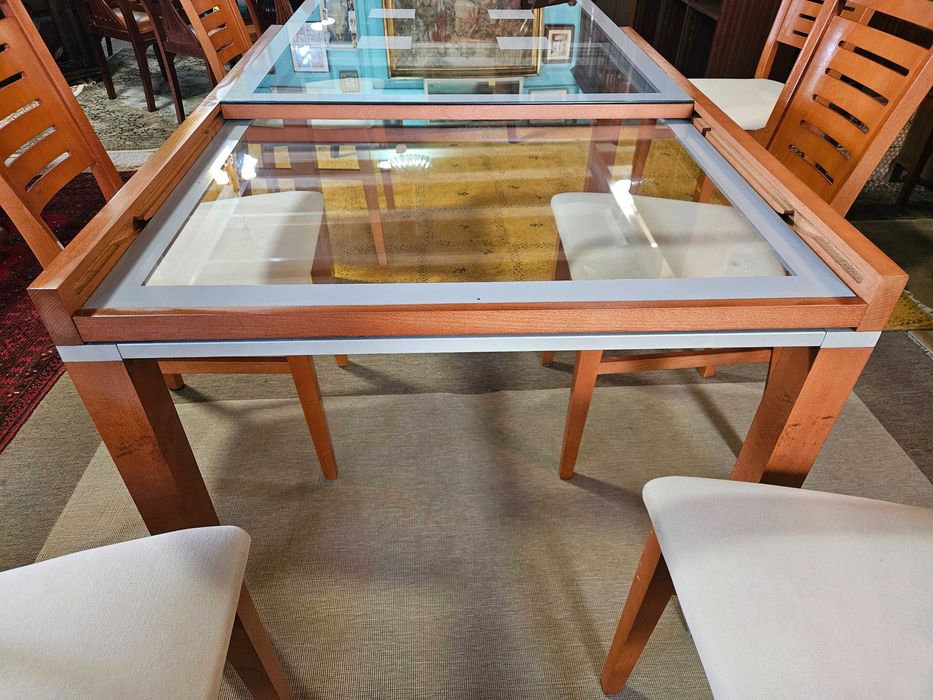 Mesa em madeira e vidro - Bom estado geral - Extensível - Só