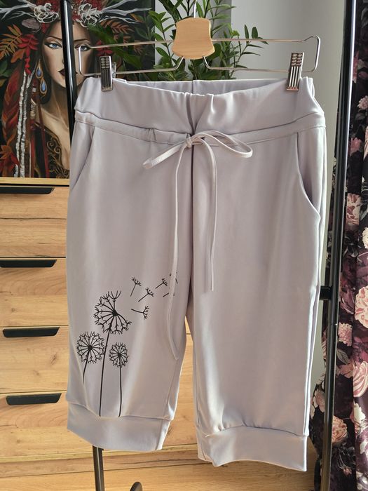Spodnie damskie capri (rybaczki) nadrukiem mniszka lekarskiego rozm M
