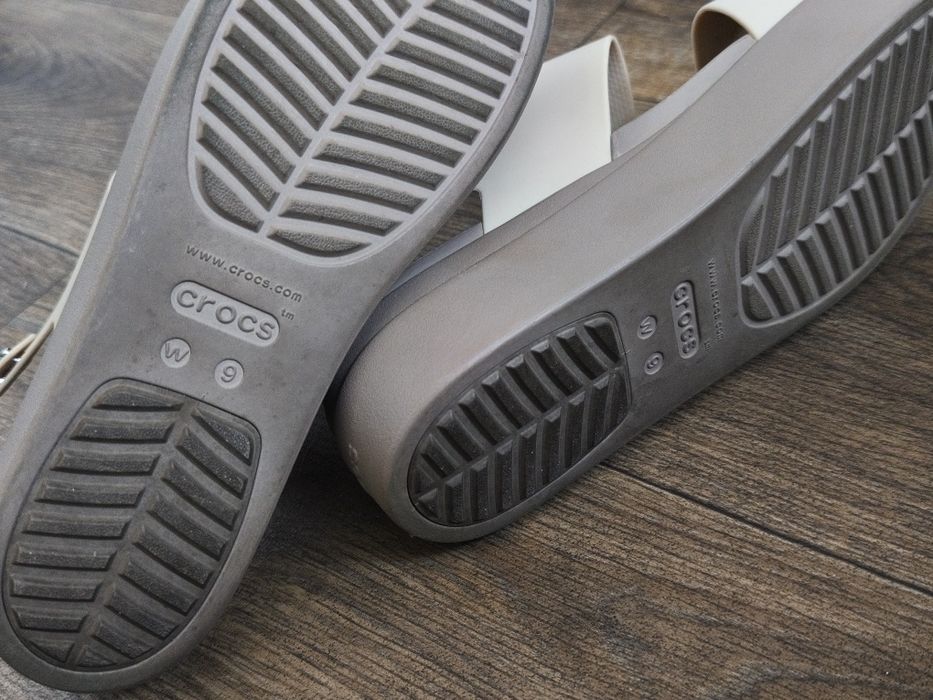 Crocs Brooklyn W9 босоніжки