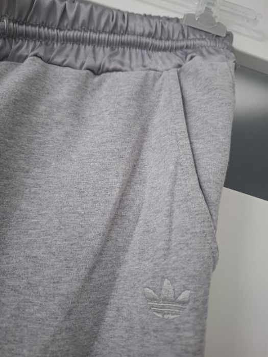Spodnie S Adidas sportowe ozdobny pas dresowe szare