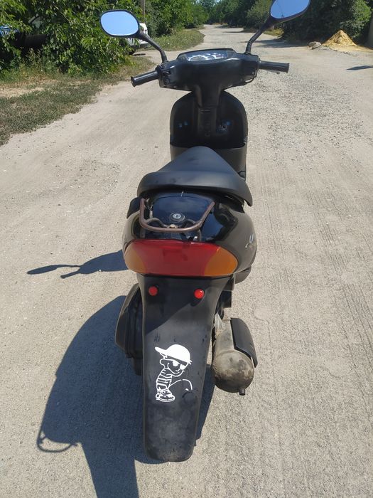 Скутор Suzuki lets 2