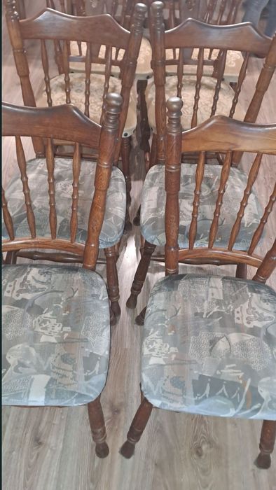 Krzesła/ cena za sztukę