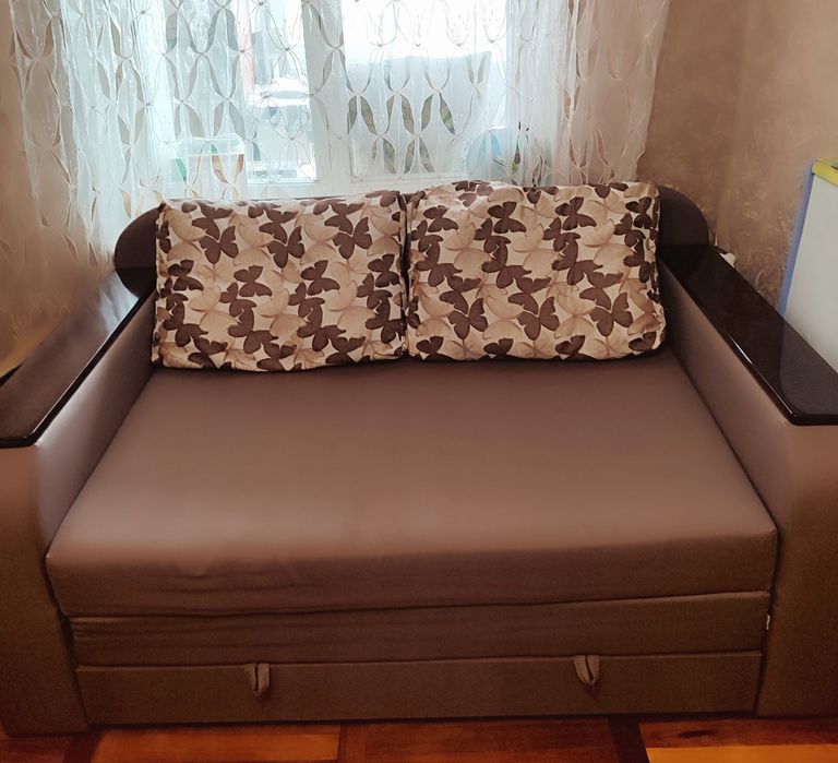 Диван двуспальный: 9 000 грн. - Мебель для спальни Запорожье на Olx
