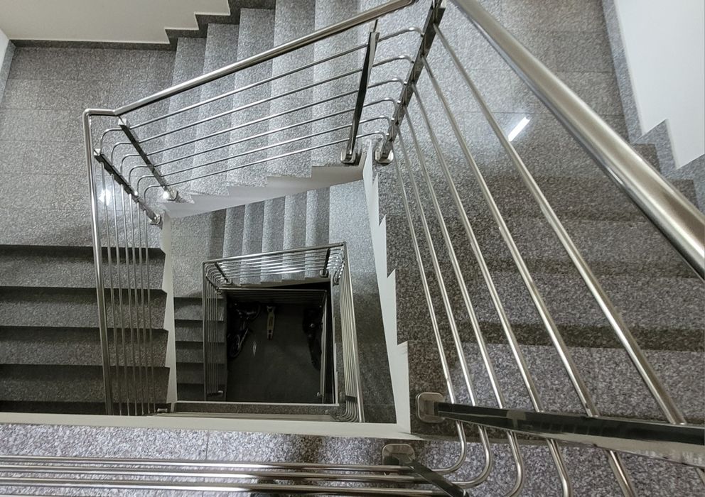 Balustrada nierdzewna , barierka z szyba , poręcz , stal nierdzewna