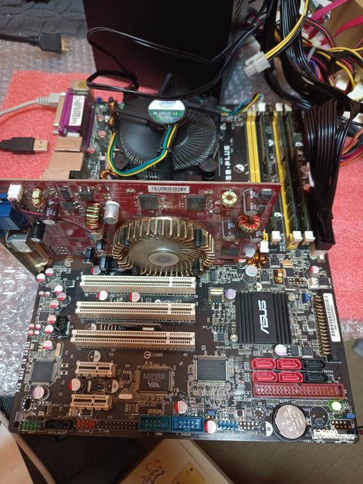 Motherboard Asus P5B-Plus Intel Q9300 6GB RAM Gráfica AMD