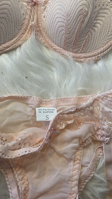 Komplet bielizny biustonosz +majtki nowy