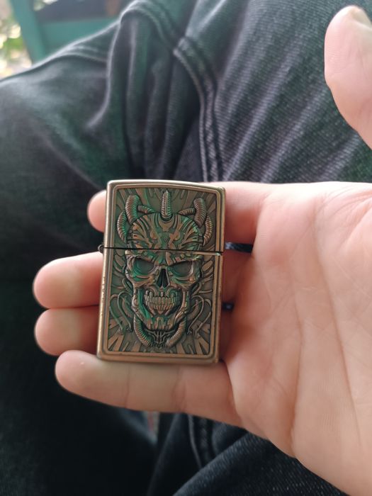 Зажигалка бензиновая