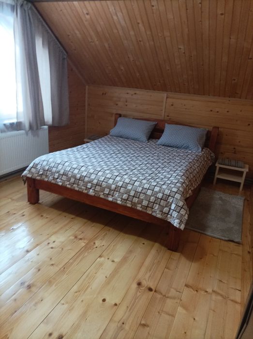 Відпочинок в карпатах з Чаном під лісом "Berdo"