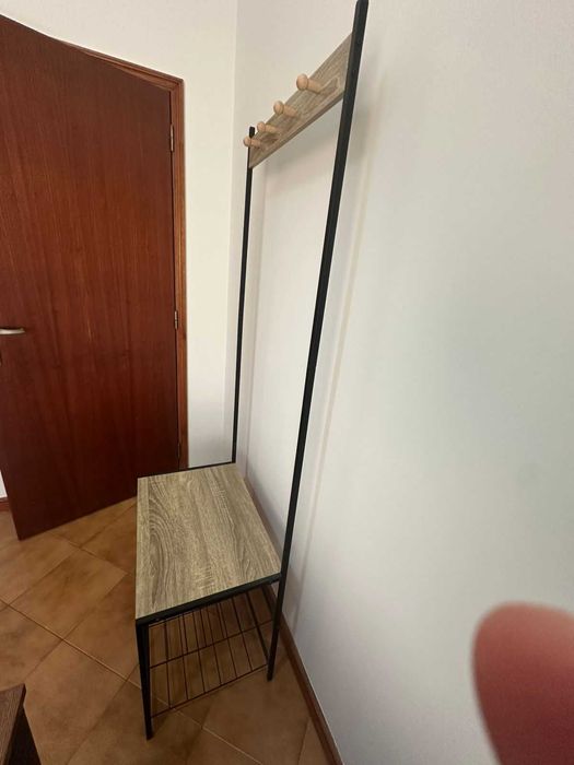 Móvel de entrada em bom estado