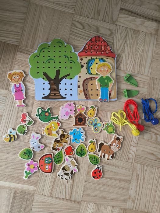 Drewniana zabawka przeplatanka sznurowanka terapia ręki