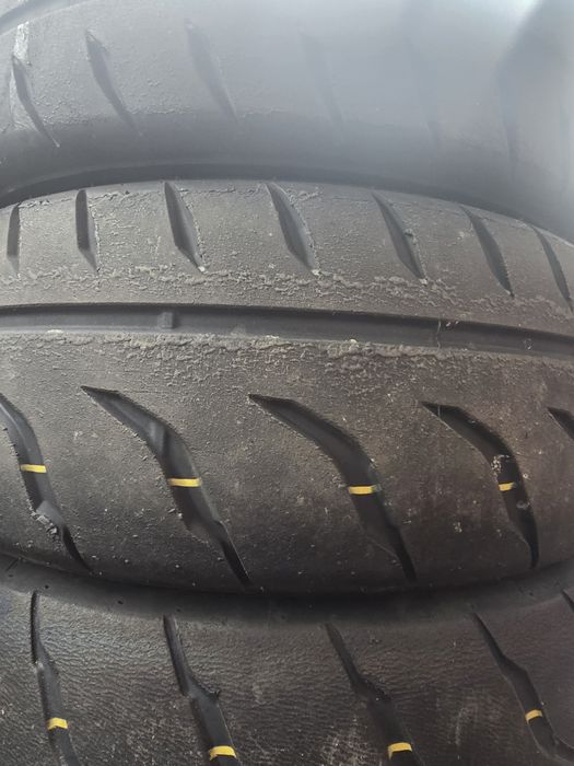 Pneus  toyo 205/60R13