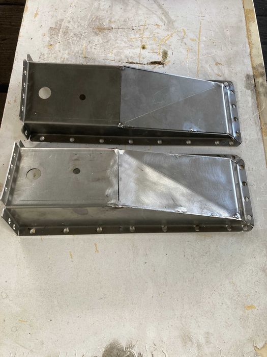 SUZUKI JIMNY 98- reperaturka karoserii,mocowanie budy do ramy