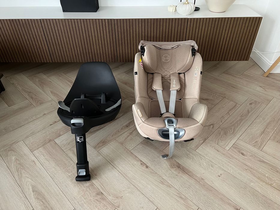 Fotelik samochodowy Cybex SIRONA T PLUS i-Size z obrotową bazą T