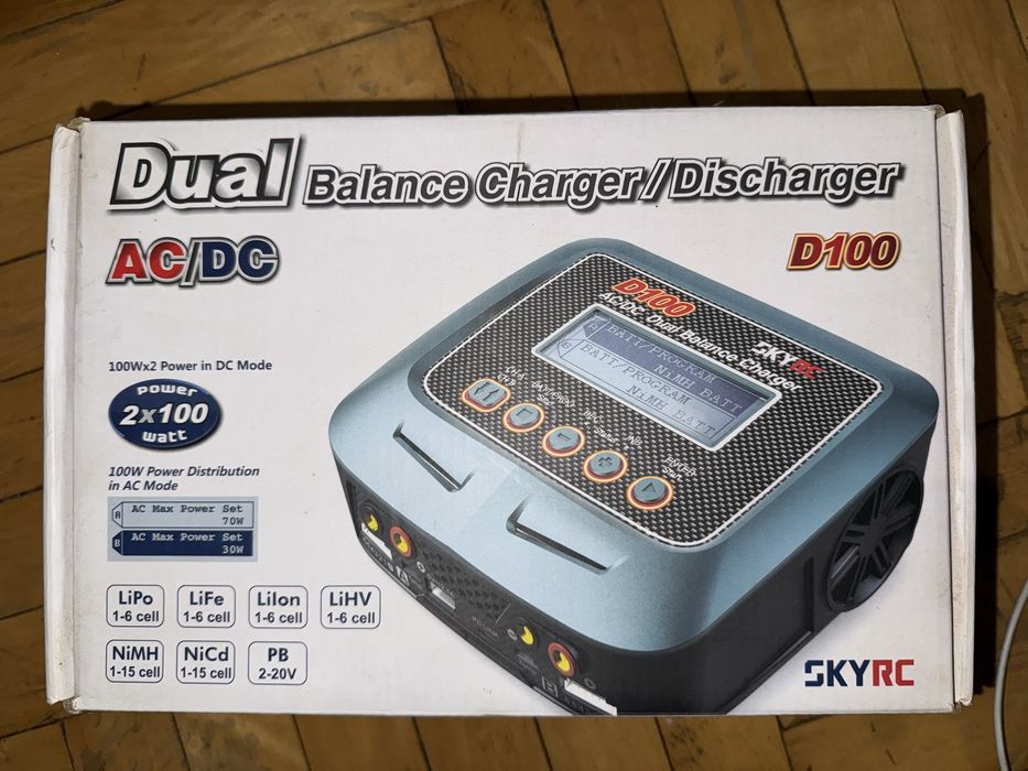 двоканальний зарядний пристрій/розрядник SkyRC D100 AC/DC