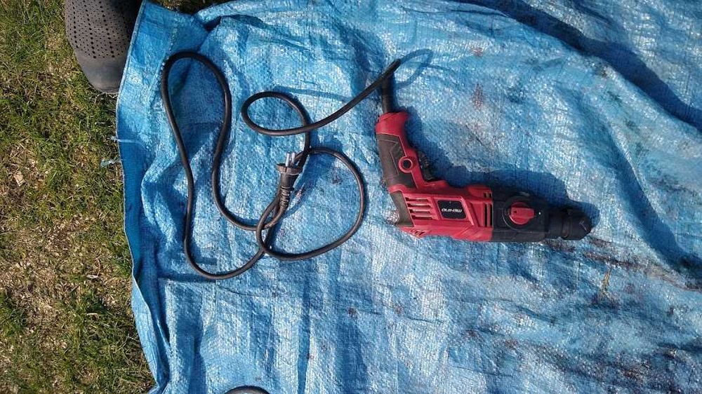 Wiretarko-wkrętarka udarowa SDS