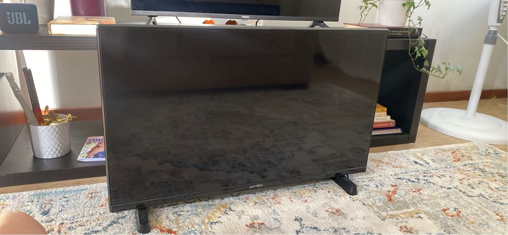 Televisão 32” Com comando 80€