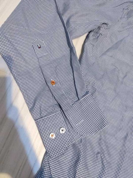 męska koszula rozm. M firmy Tommy Hilfiger