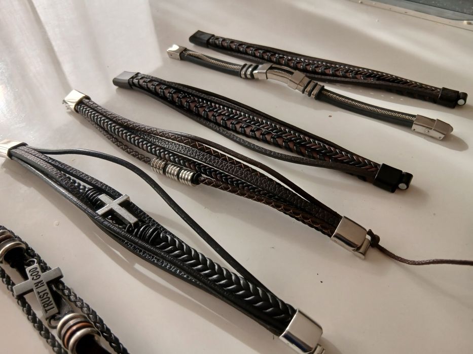 Conj. de 12 pulseiras de Homem