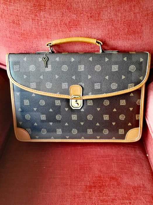 Pastas novas e elegantes