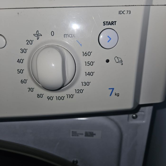 Vendo máquina de secar roupa indesit