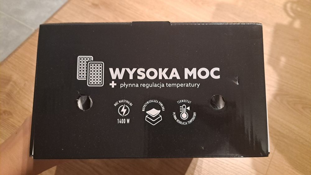 Gofrownica 1400W czarna MPM BGO-02