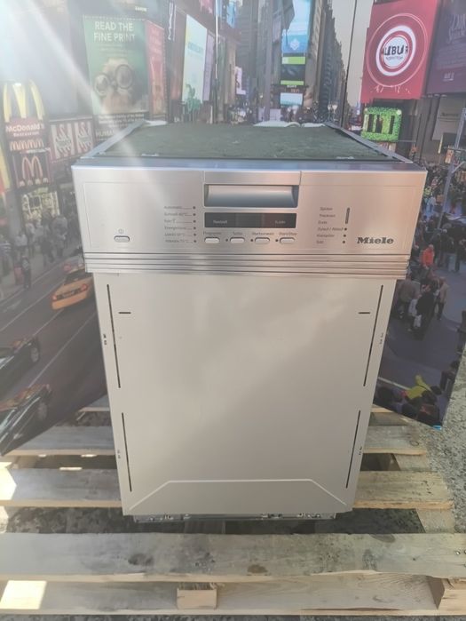 Вузька посудомийна машина Miele G 4600 SCi  ширина 45 см.