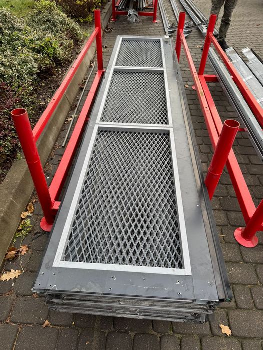 Brama 3.08x3.60 segmentowa elektryczna   aluminiowa azurowa