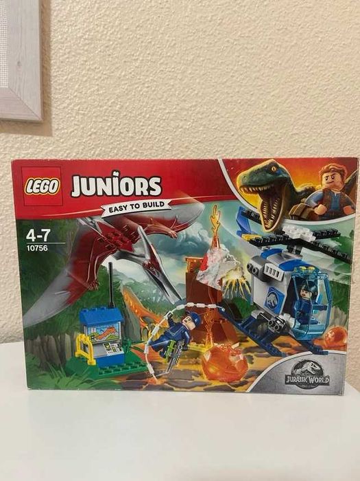 NOWE LEGO Juniors 10756 Jurassic World: Ucieczka przed