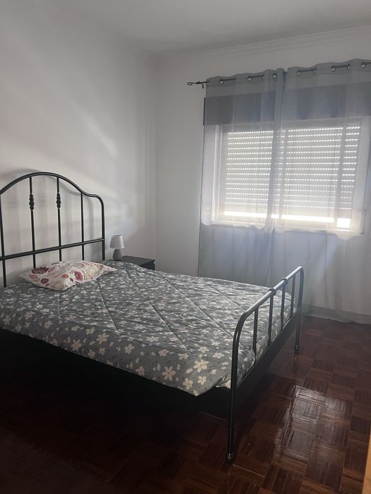 Quartos Mobilados na Amora com Despesas Incluídas