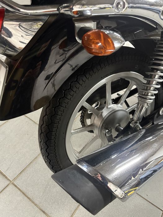 Mota Yamaha YBR 125 costum