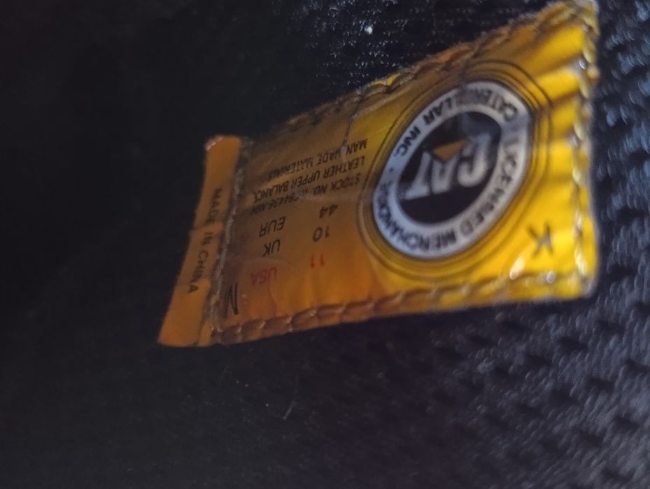 Cat 43-44p. Чоловічі трекінгові кросівки.