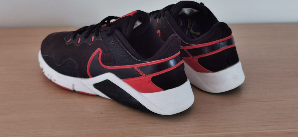 Buty Nike Legend Essential 2 Rozmiar 42 Wkładka 26,5 cm


 Rozmiar 42 Wkładka 26,5 cm
