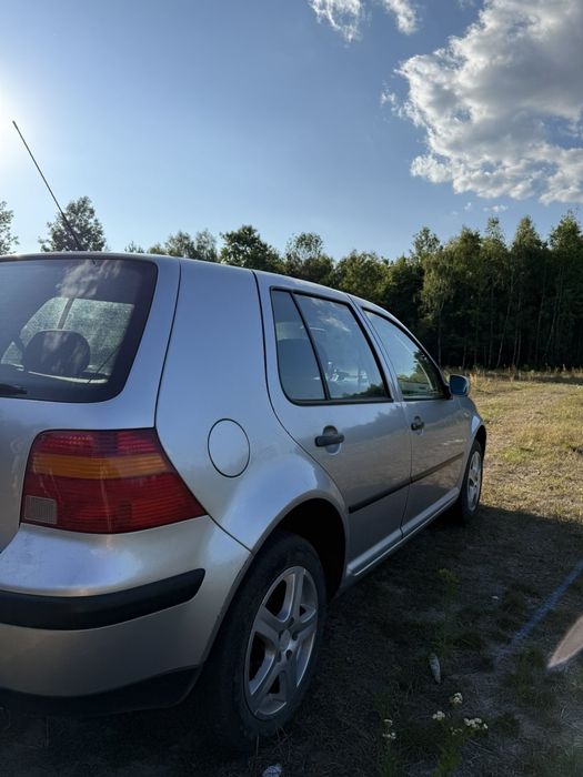 Продам машину Golf