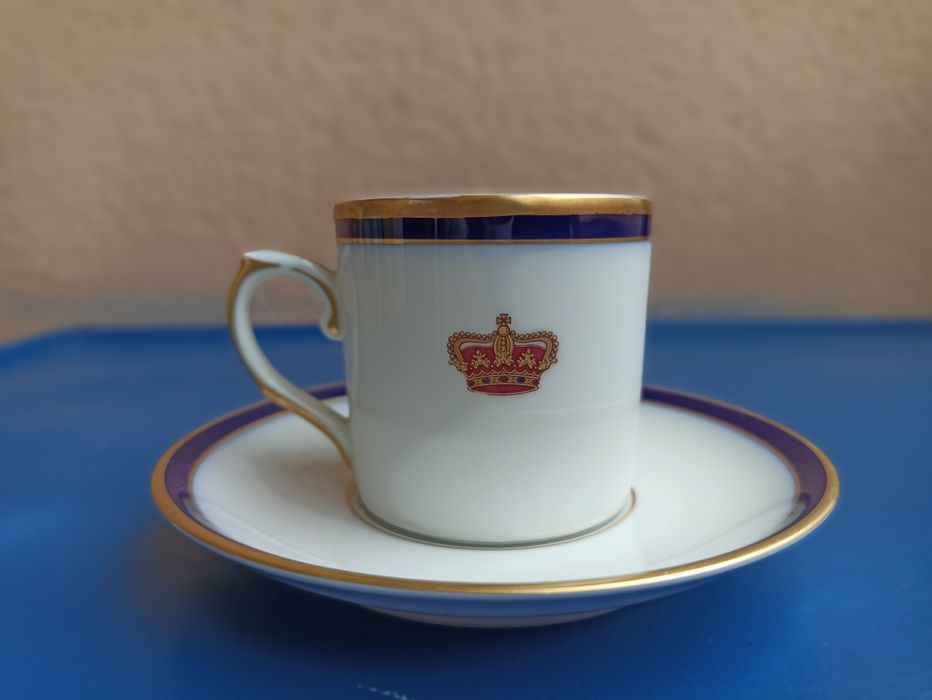 Chávena de café Vista Alegre Armas D.Carlos I e Rainha D. Amália Palácio Nacional da Pena