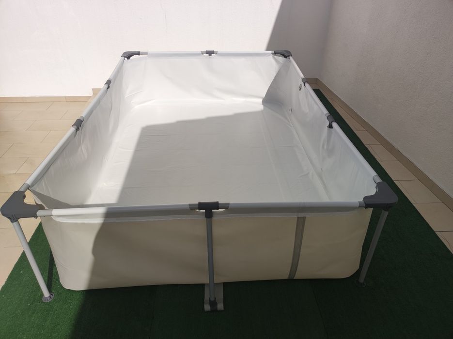 Piscina Retangular 300x207x65cm com Bomba em excelente estado