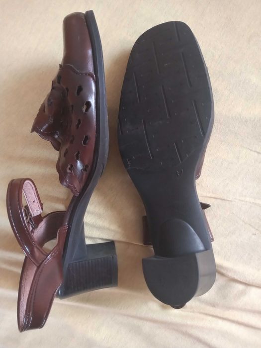 Nowe buty skórzane damskie letnie r. 39