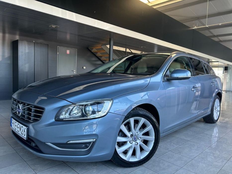 Volvo V60 D2*Summum*xenon*TFT*ACC*BLIS*skóra*alu17*bezwypadek*serwis ASO Volvo