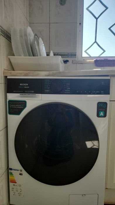 9kg BECKEN Washing machine , new in good condition, for sale