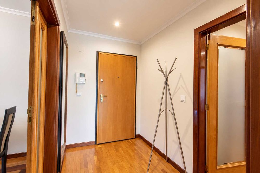Apartamento T2 com garagem, Águas Santas, Maia