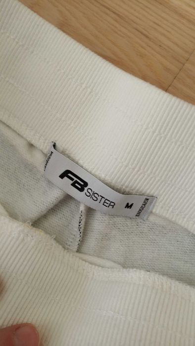 Krótkie spodenki w paski M