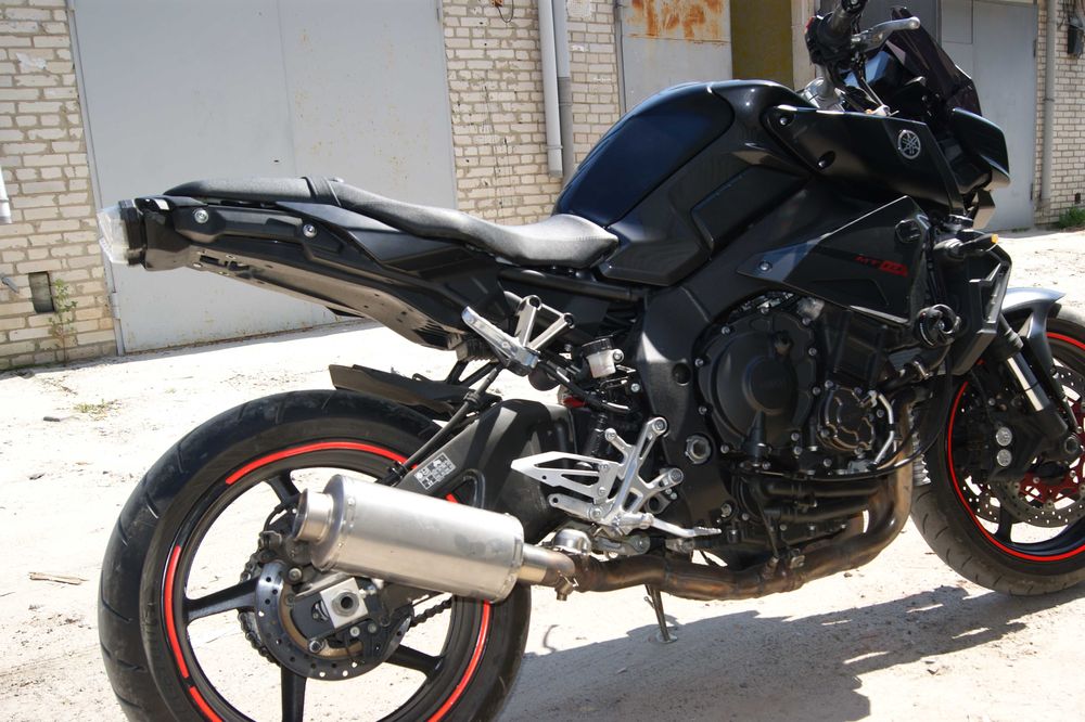 YAMAHA MT-10 стрит