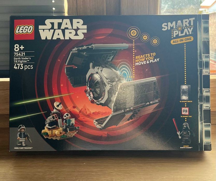 LEGO 75421 Star Wars - SMART Play™: Myśliwiec TIE™ Dartha Vader