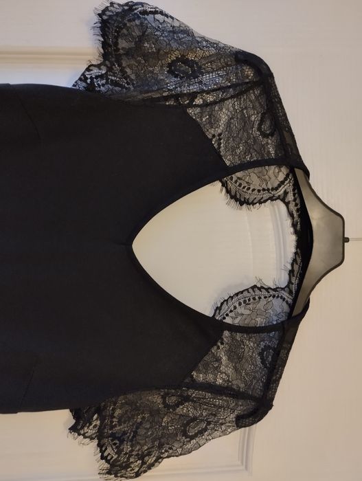 Sukienka mała czarna z koronką